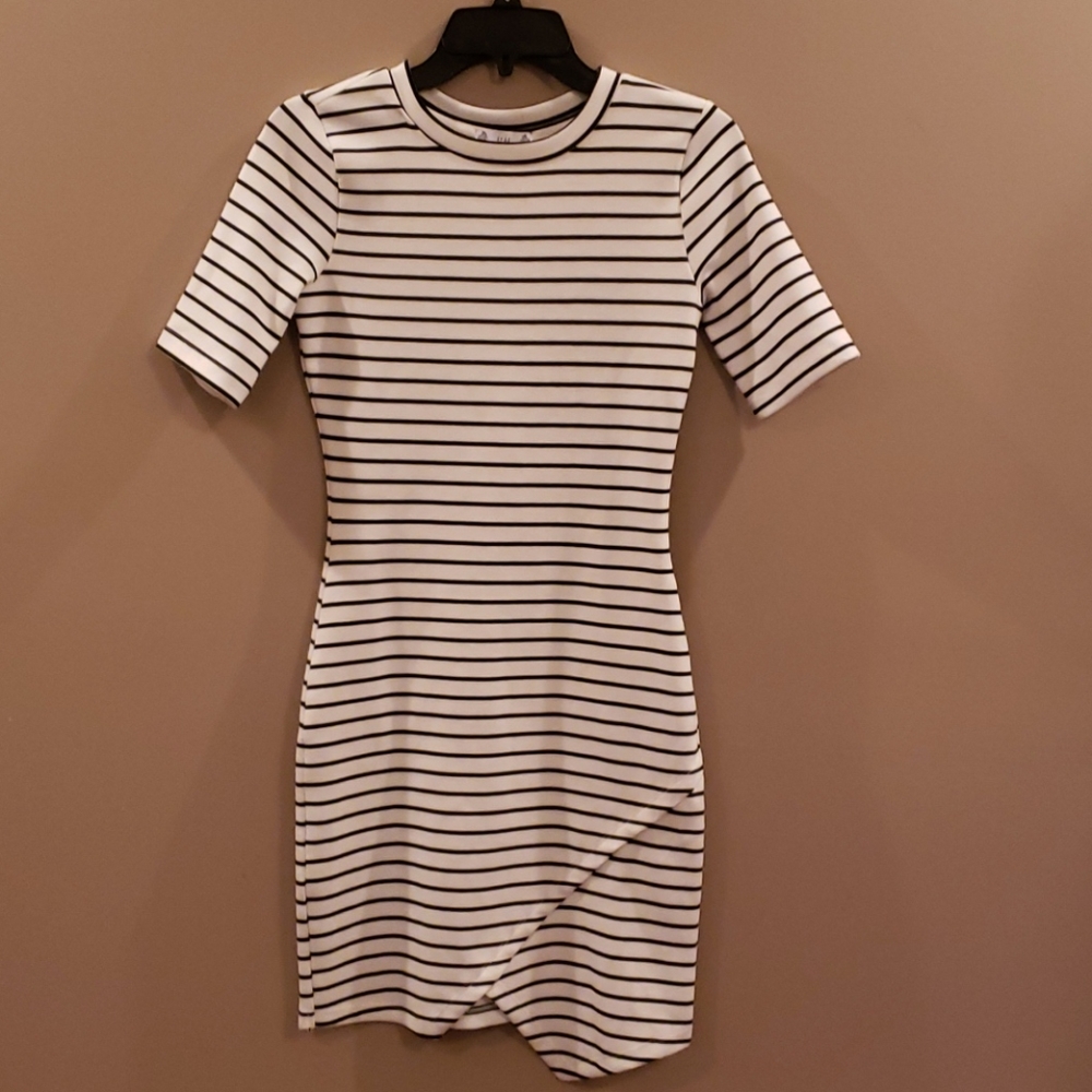 IRIS BLACK AND WHITE DRESS